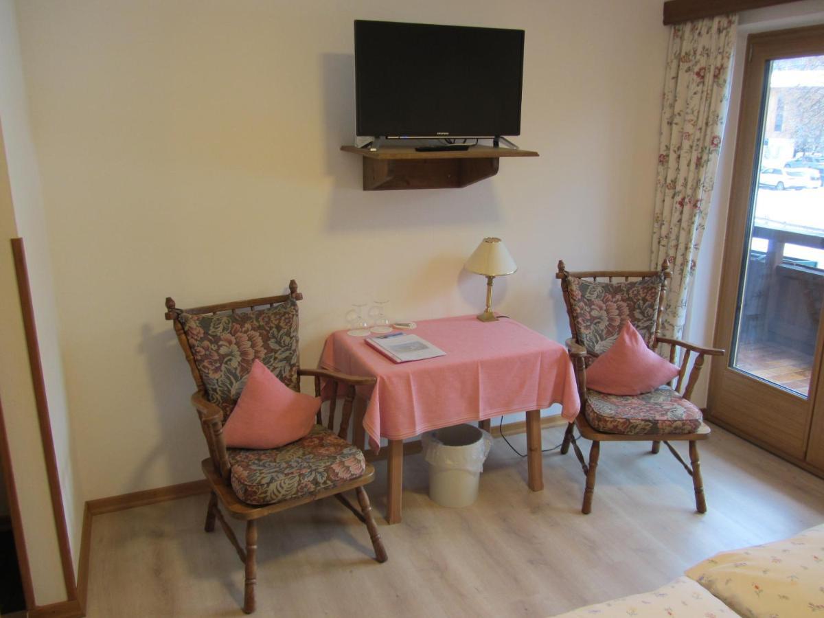 Hotel-Pension-Ostler บาดวิสเซ ภายนอก รูปภาพ